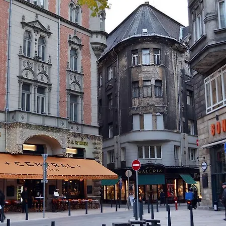 Hostel Central Apartment In Budapest