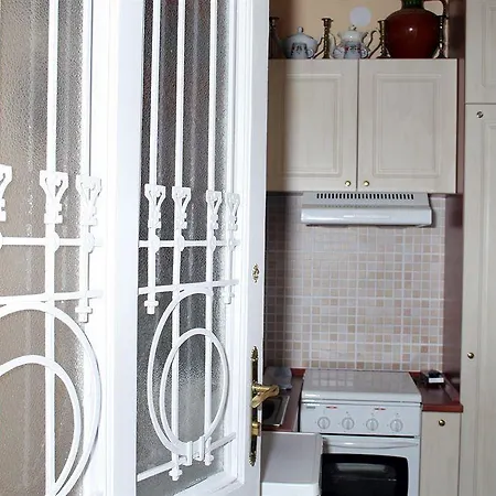 Hostel Central Apartment In Budapest Budapest